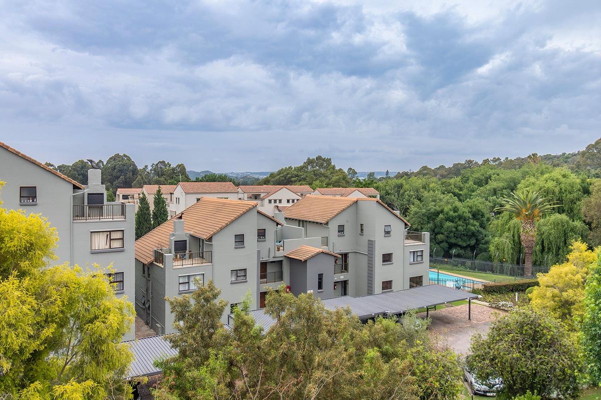 Lock up and Go in a secure Estate - Photo 2