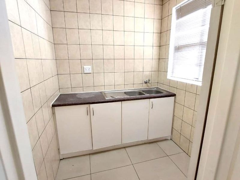 Modern Office with an amazing view for sale in Windhoek City Centre - Photo 6