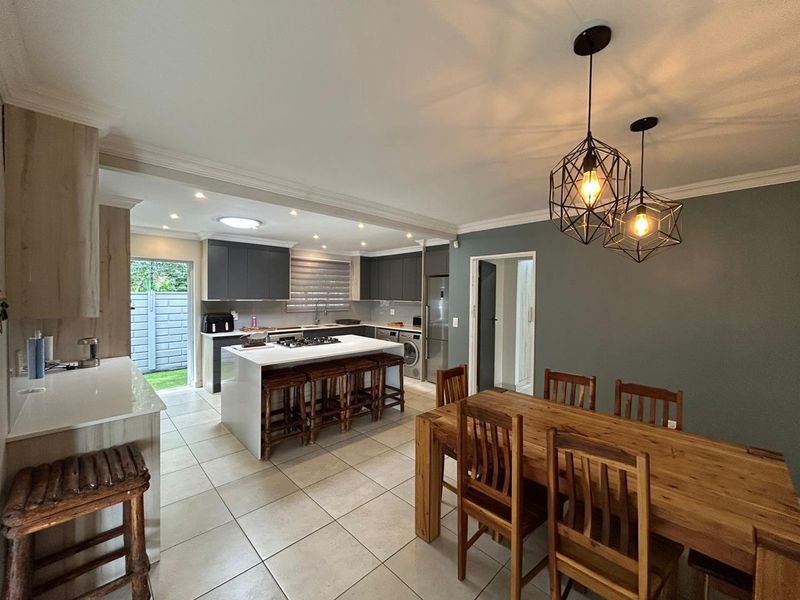 Modern 4 or 5 Bedroomed Home For Sale In Rynfield - Photo 7