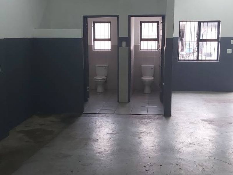 Warehouse/workshop/ storage unit to let in Fairview. - Photo 5