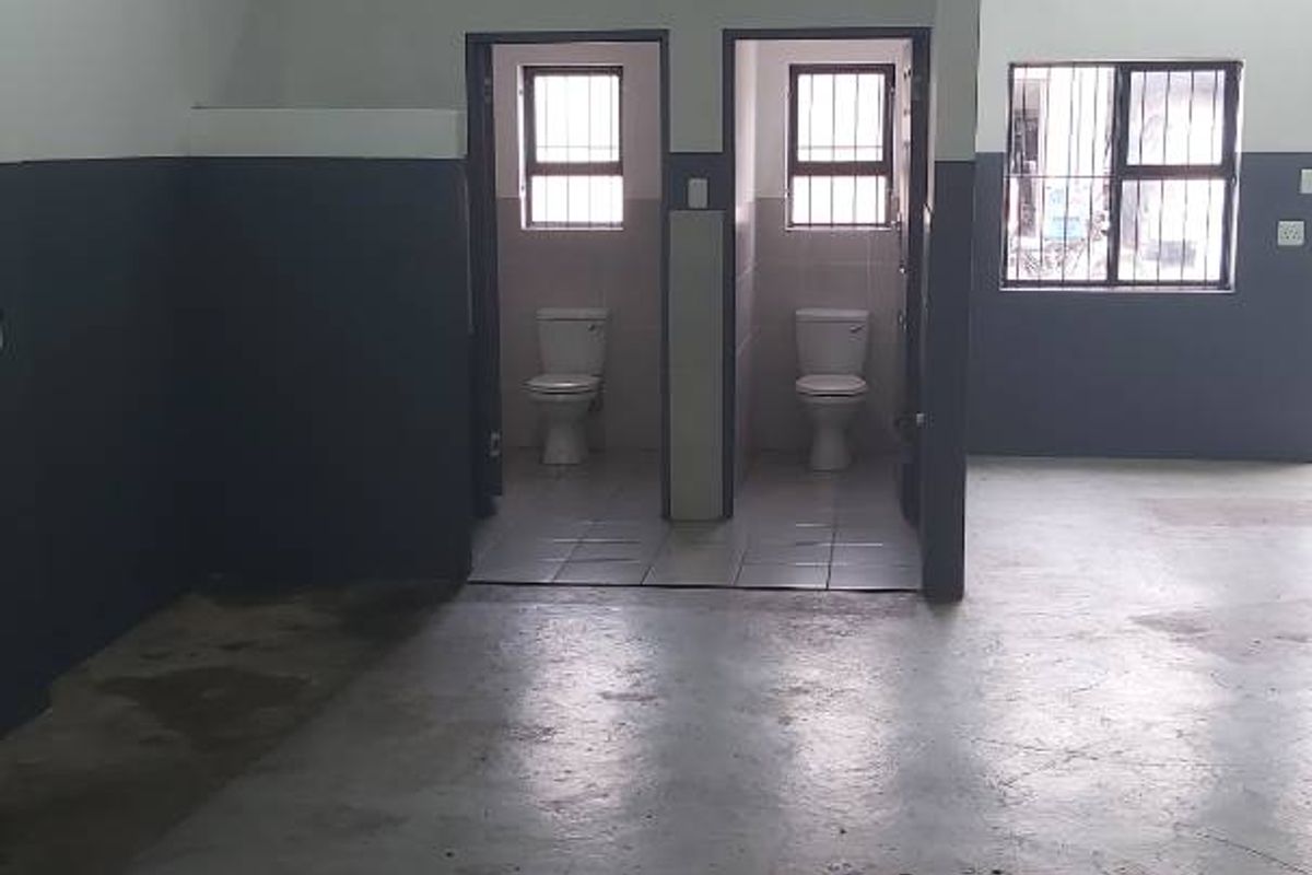 Warehouse/workshop/ storage unit to let in Fairview. - Photo 5