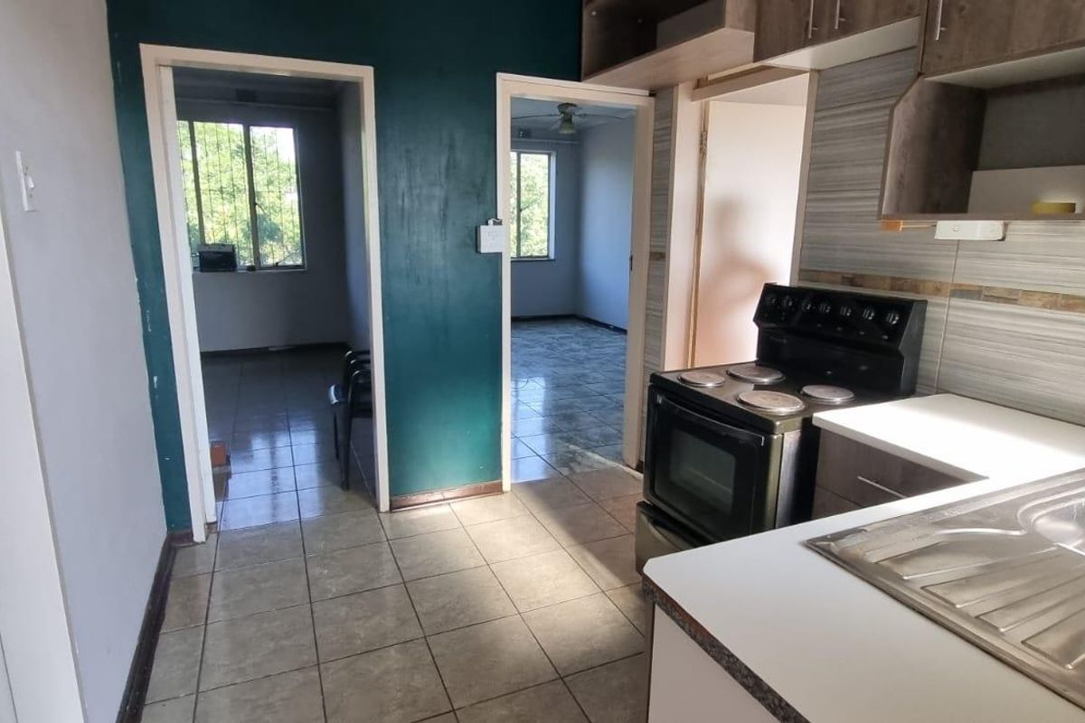 Kenilworth ,2 Bedroom Apartment - Photo 2