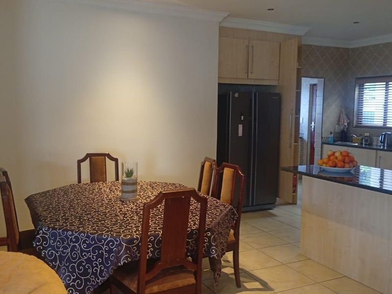 FAMILY HOME FOR RENT IN GLEN EAGLE ESTATE - Photo 5