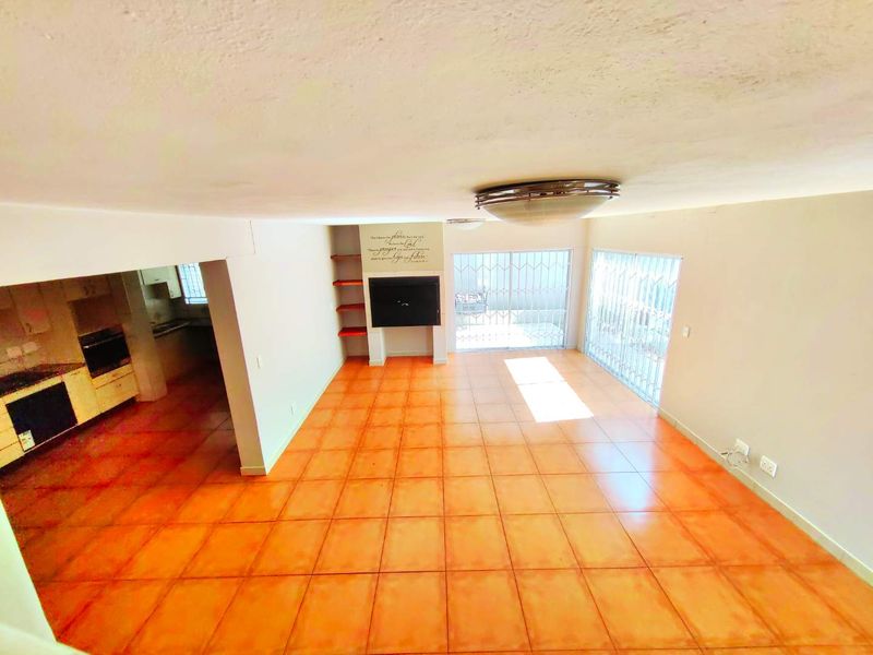 SOLE MANDATE TOWNHOUSE FOR RENT EROS - Photo 2