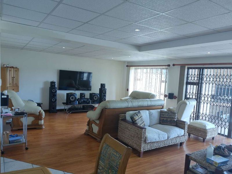 Exclusive home situated in a exclusive area! - Photo 10