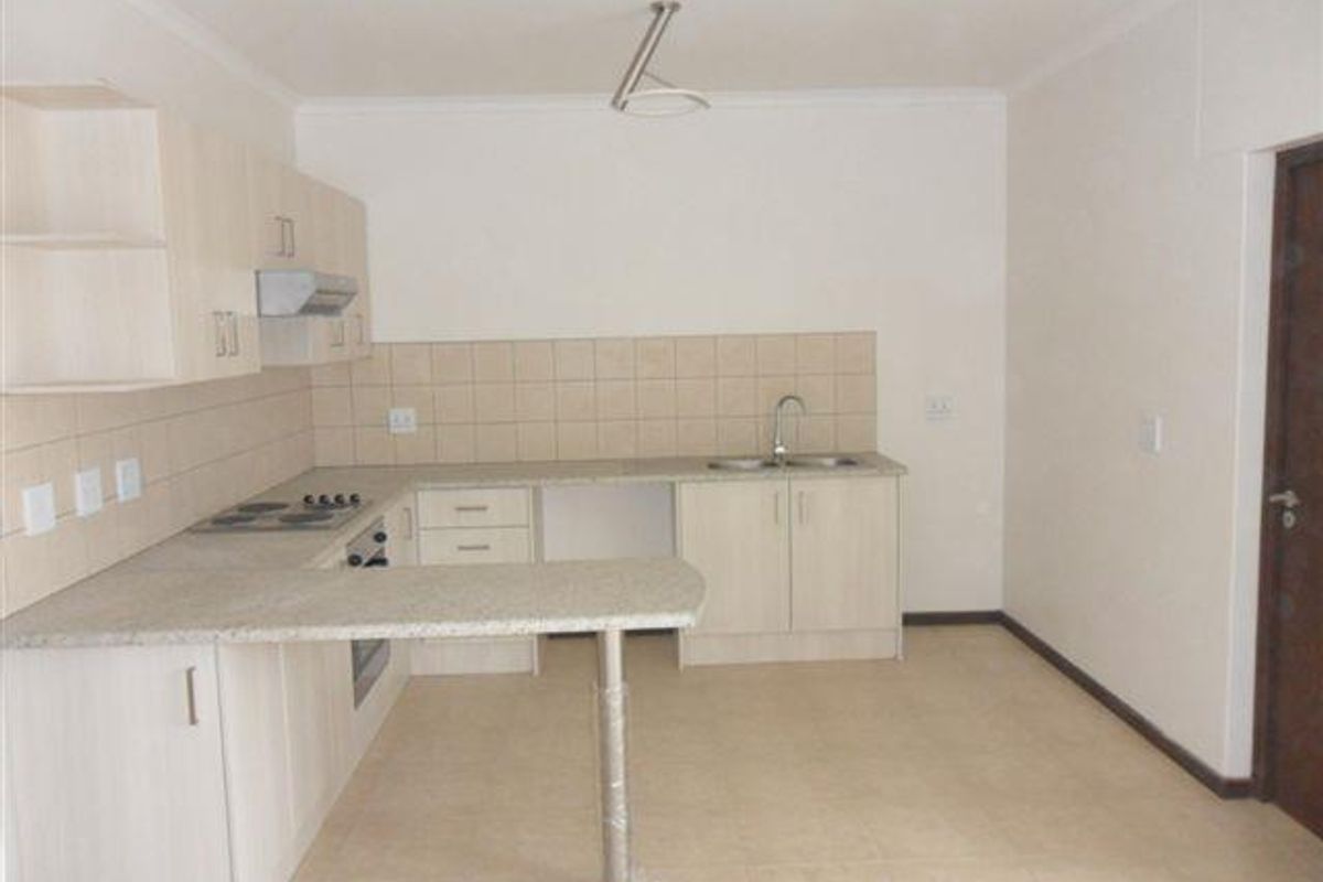 Lock up and Go in Secure Complex! - Photo 3