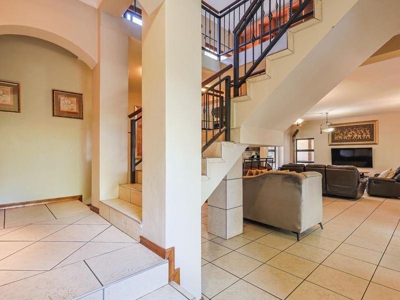 4 Bedroom for Sale - Photo 3