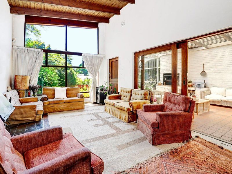 Prime Renovation Opportunity in Welgemoed! - Photo 4