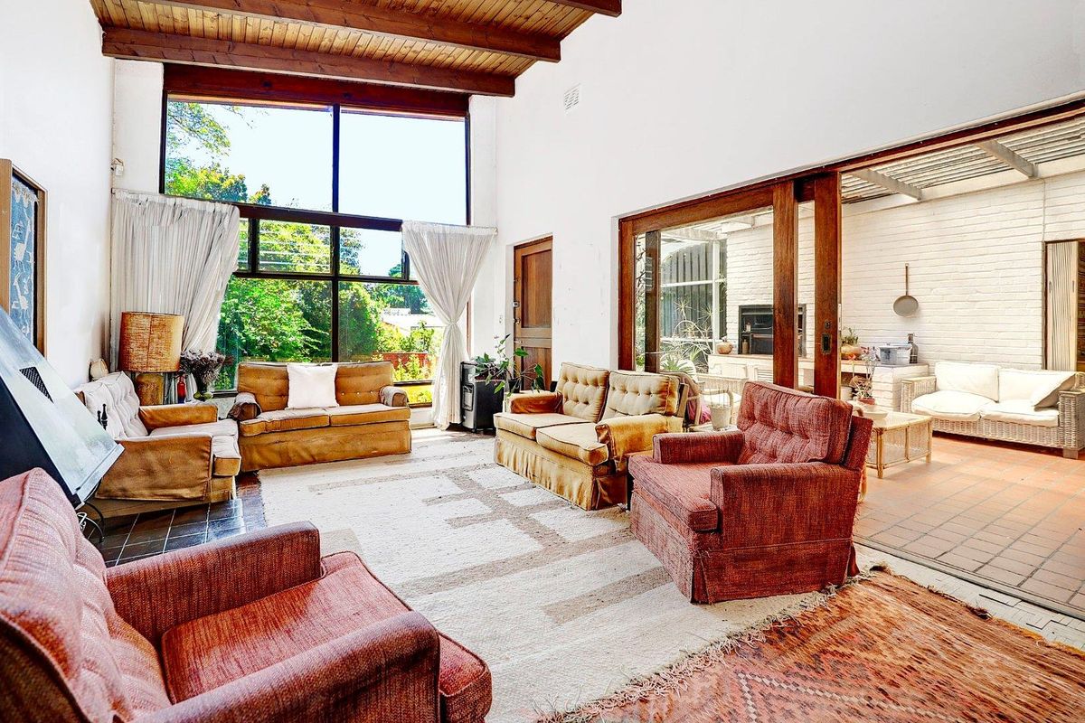 Prime Renovation Opportunity in Welgemoed! - Photo 4