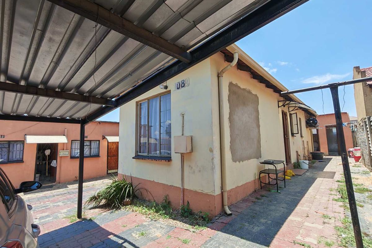 9 Bedroom  House for Sale in Cosmo City - Photo 3