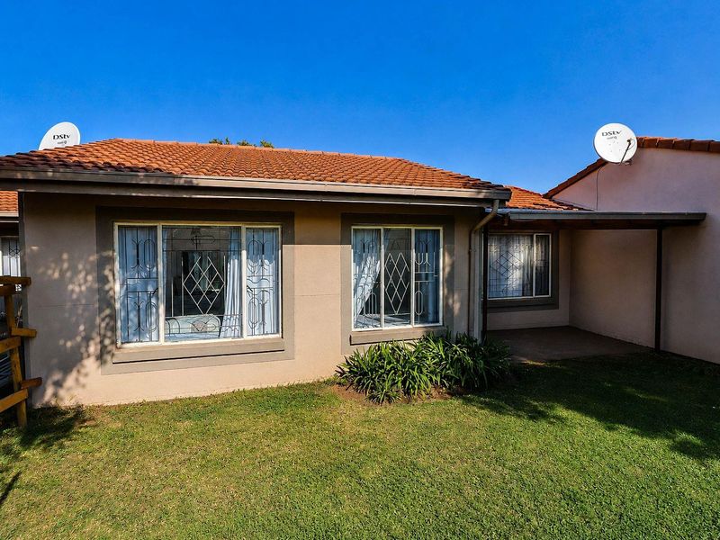 3 Bedroom Simplex - Photo 2