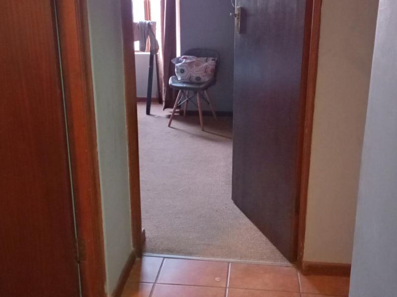 "Modern Living: 2-Bed Apartment Near It All!" - Photo 10