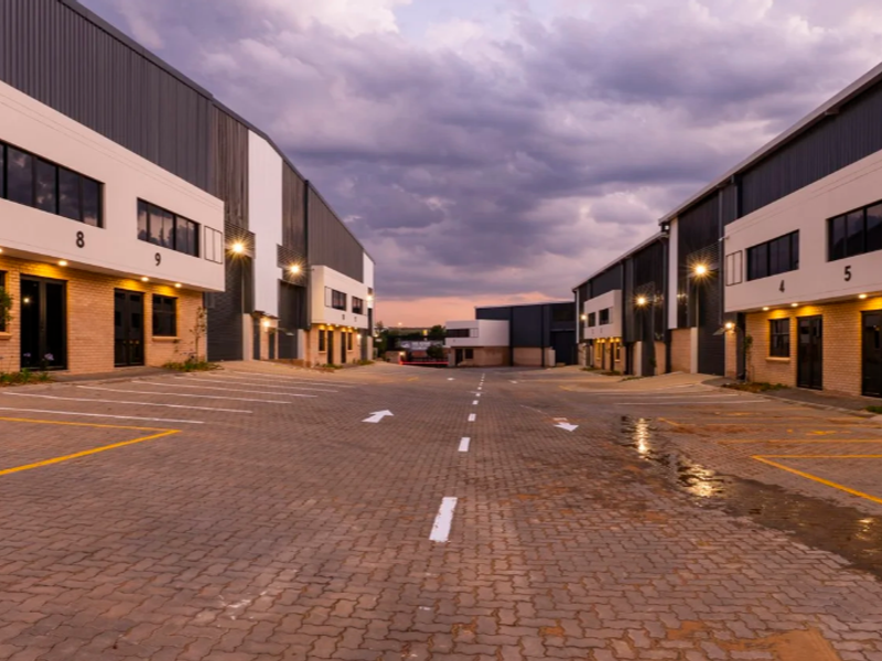 785m2 Samrand Warehouse To Let - Photo 6