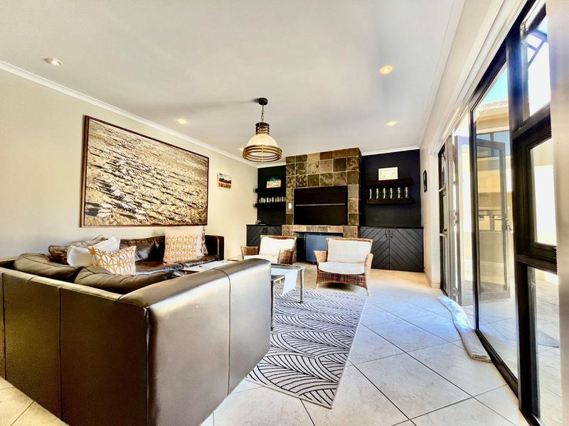 House with Duplex Flat for Sale, Vogelstrand - Photo 10