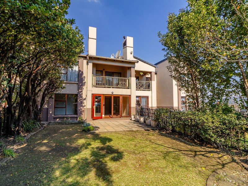 Sunny Garden Townhouse in Secure, Access-Controlled Estate! - Photo 1