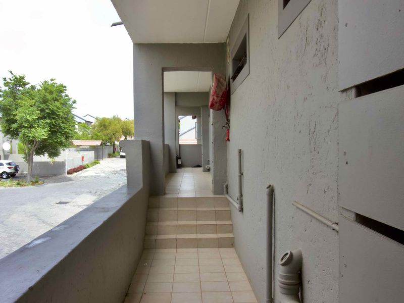 Spacious 2Bedroom 2 Bathroom apartment - Photo 5