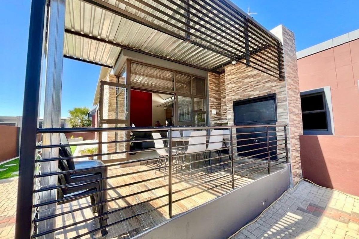 3 Bedroom House For Sale in Elisenheim - Photo 5