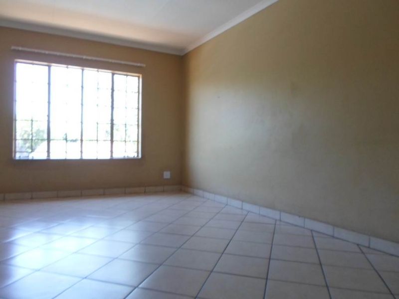2 BEDROOM FLAT TO RENT IN WOLMER - Photo 7
