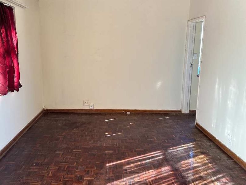 Peaceful living in South End: Sunny and pleasant unit - Photo 2