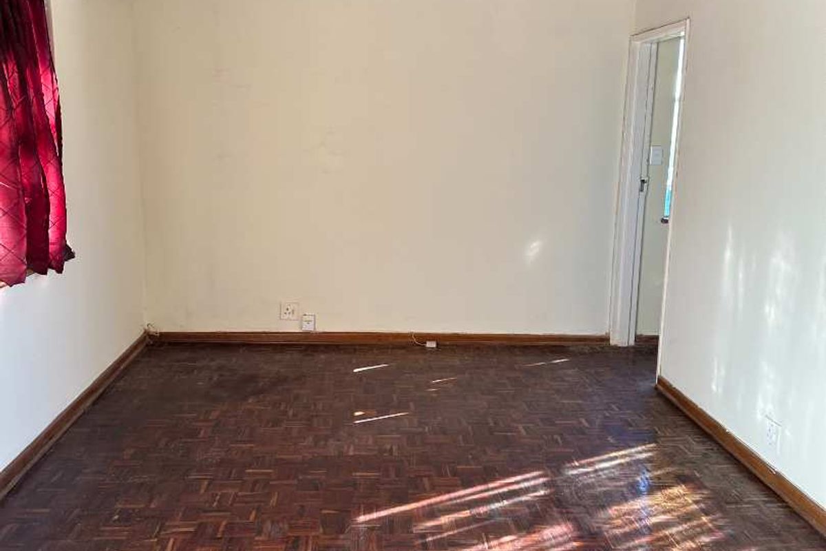 Peaceful living in South End: Sunny and pleasant unit - Photo 2