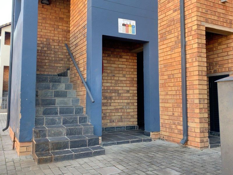 Modern 2-Bedroom Apartment for Sale in Route 82 Security Village – Alveda, Johannesburg South - Photo 2