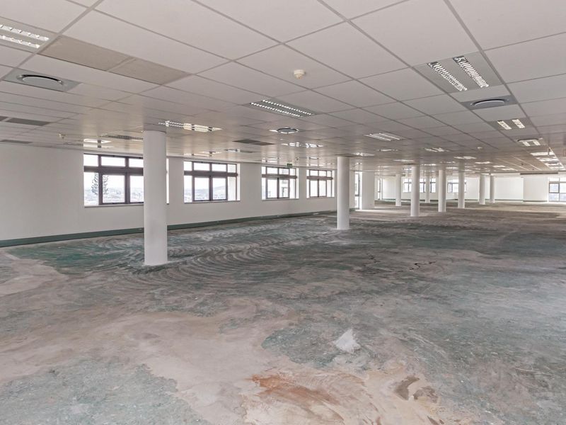 OFFICE SPACE TO LET IN MAXWELL OFFICE PARK. - Photo 5