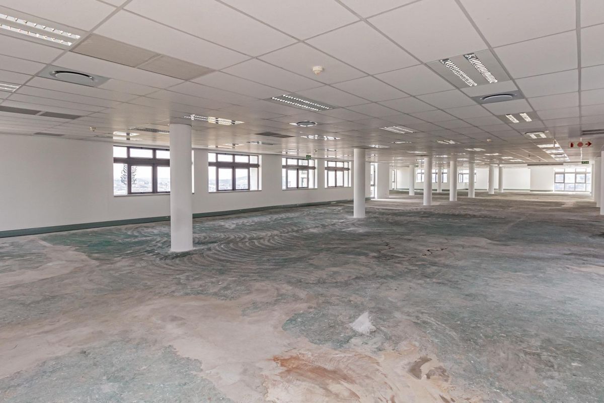 OFFICE SPACE TO LET IN MAXWELL OFFICE PARK. - Photo 5