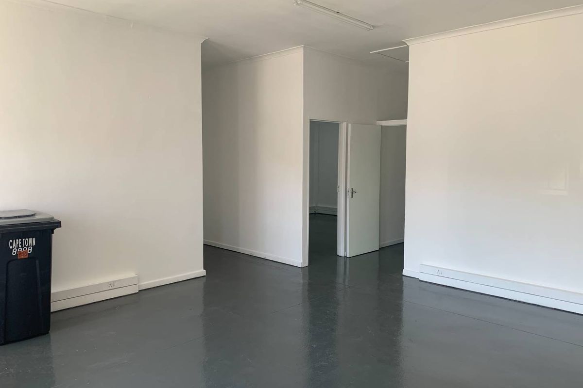 Prime Location: Office or Industrial Space for Lease - Photo 3