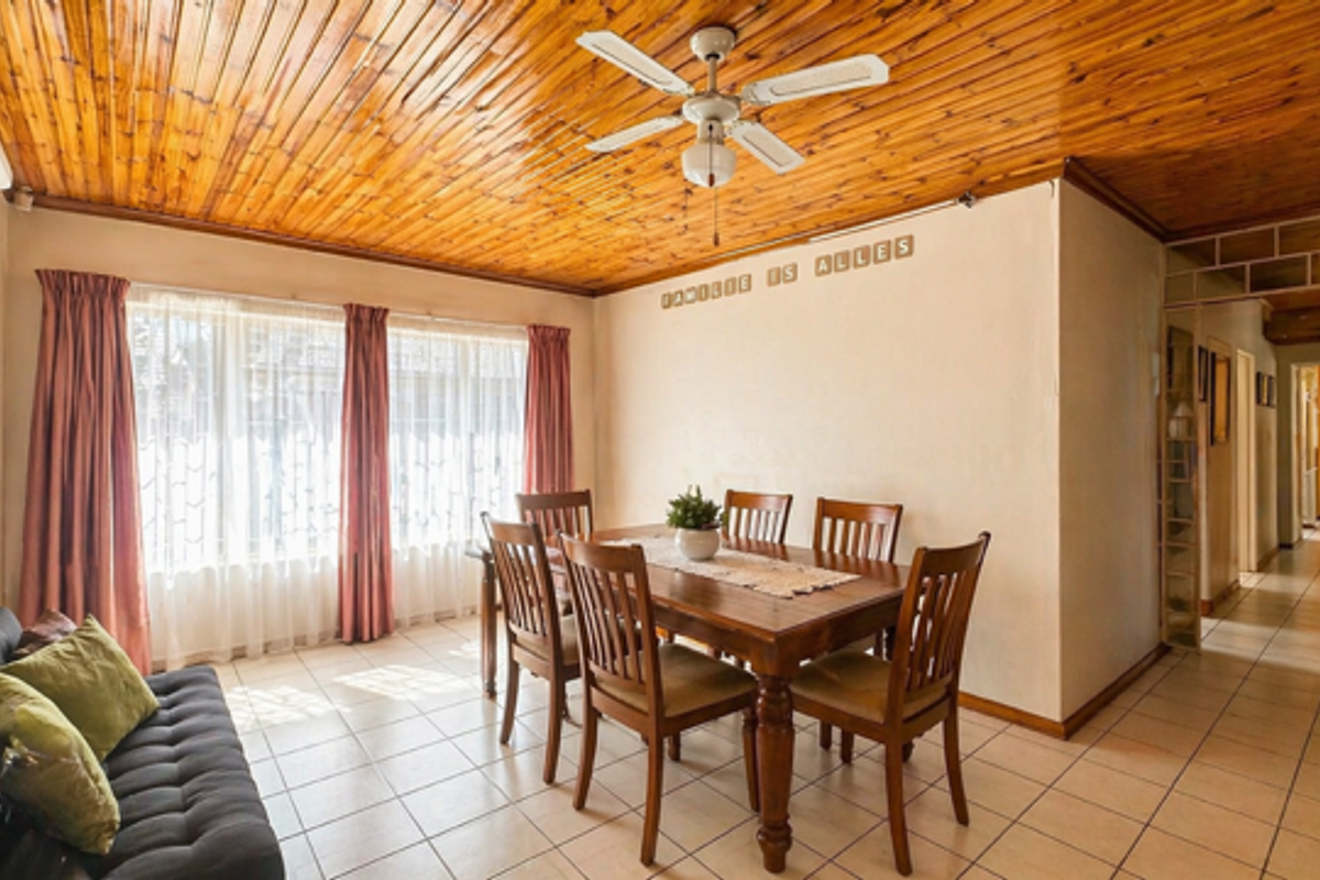 Spacious Family Home with Flatlet - Photo 5