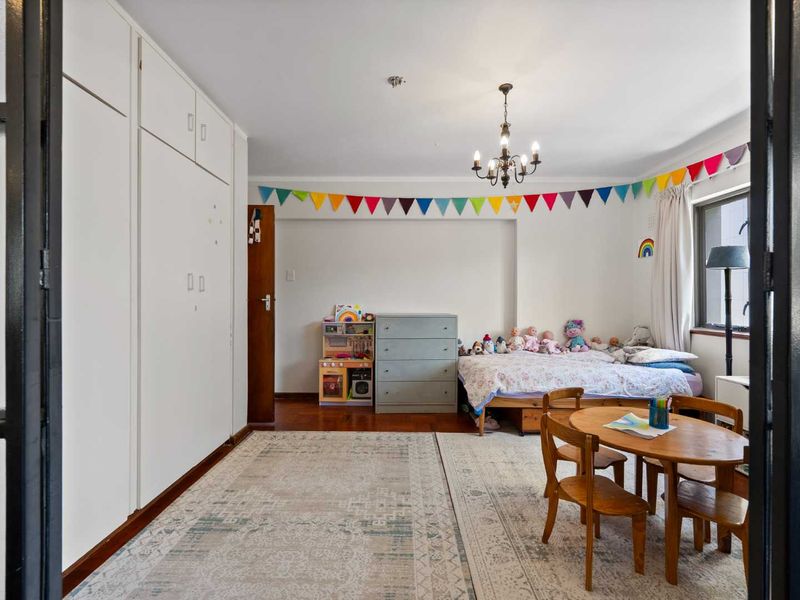 Sleek 3-Bedroom Apartment on Marais Road, Sea Point - Photo 9