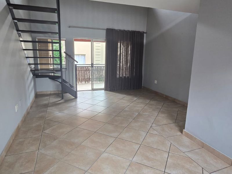 2 Bedroom Townhouse in Glen Marais - Photo 5