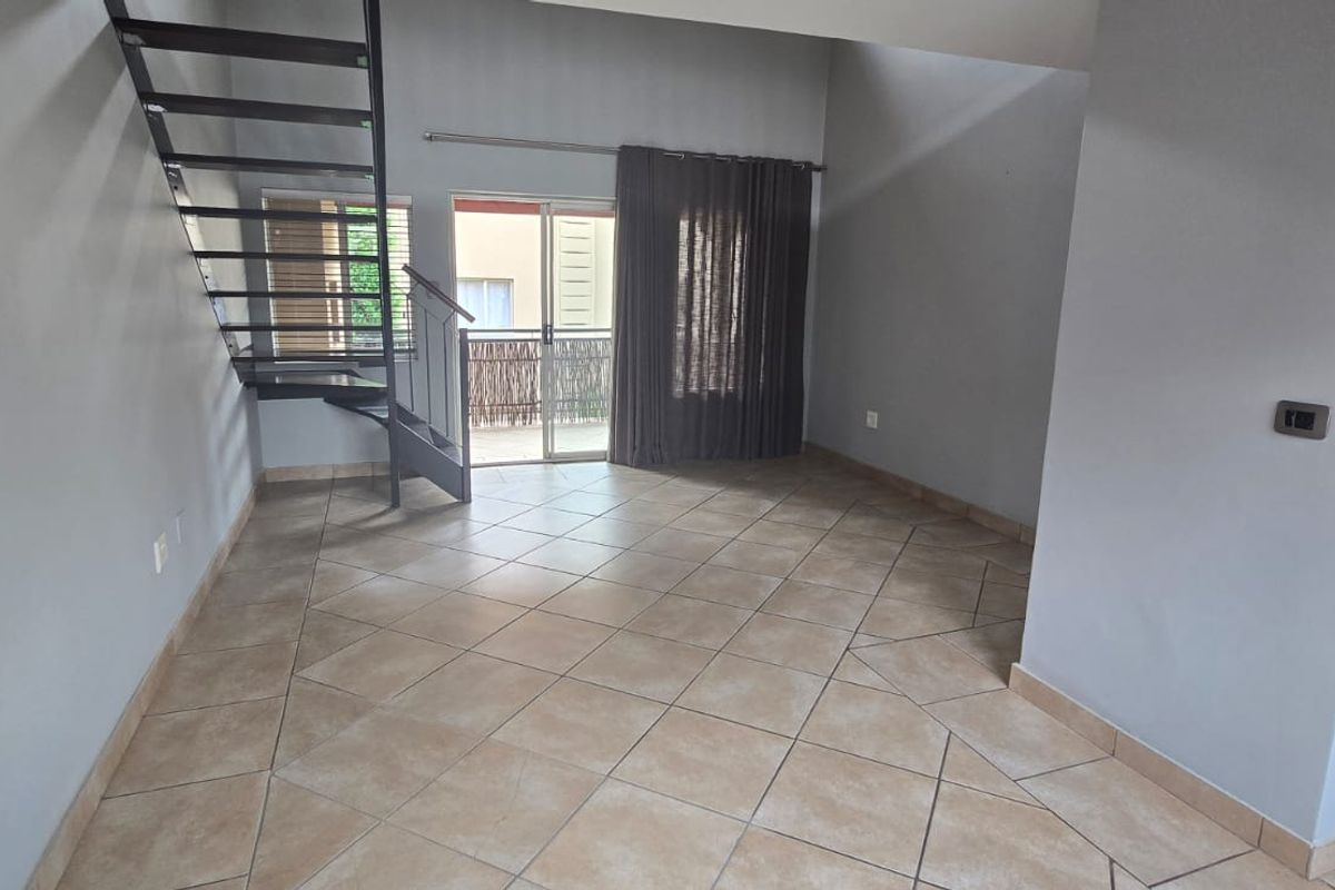 2 Bedroom Townhouse in Glen Marais - Photo 5
