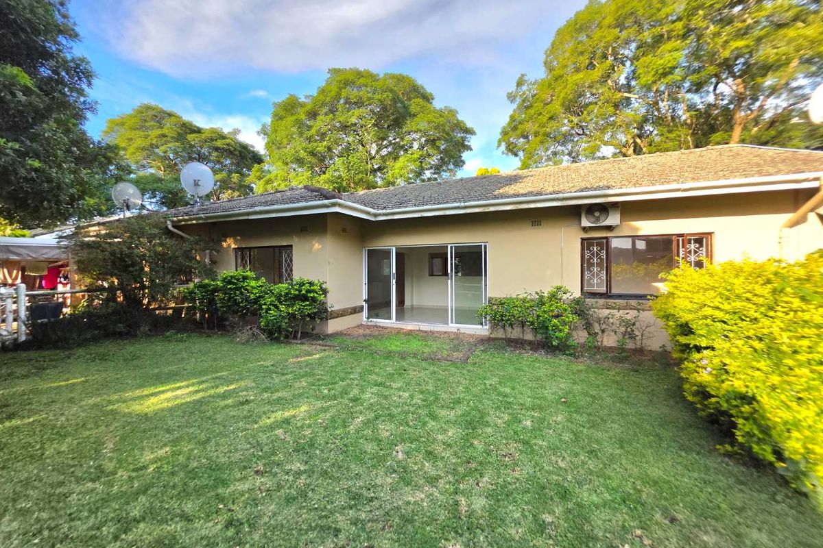 Affordable 2 Bedroom Townhouse for Sale in Everwood Estate, Waterfall – Pet-Friendly with Garden & Garage - Photo 2