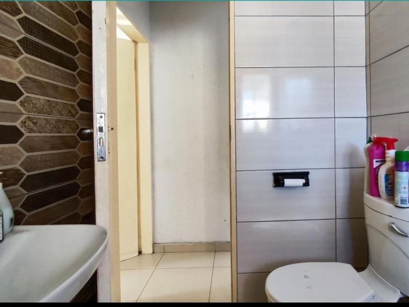 2 bedroom ground floor - Photo 5