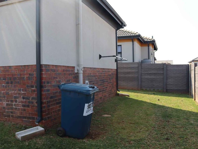 Clean and safe security estate - Photo 7
