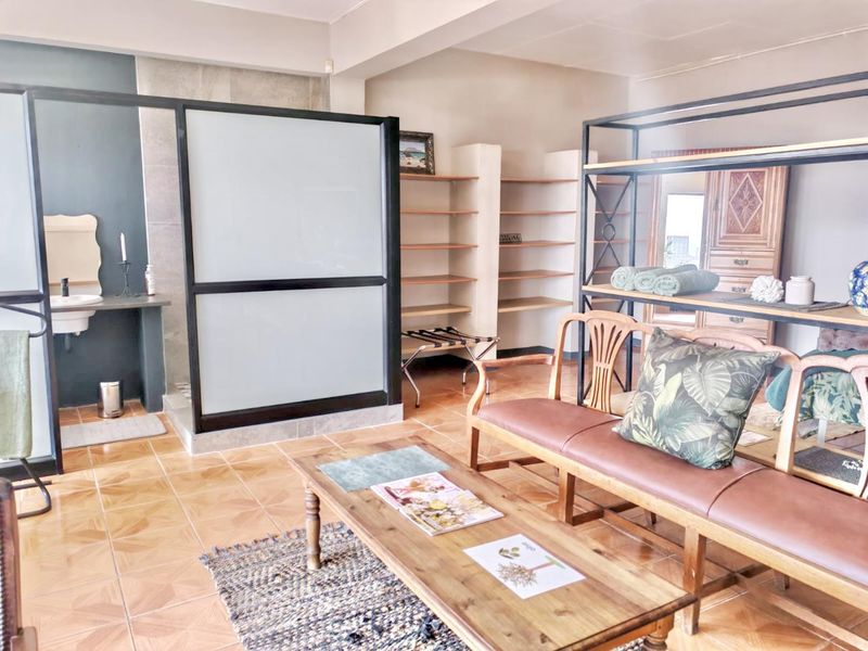 Modern 1-Bedroom Fully Furnished Apartment with Stunning Pretoria Views - Photo 7
