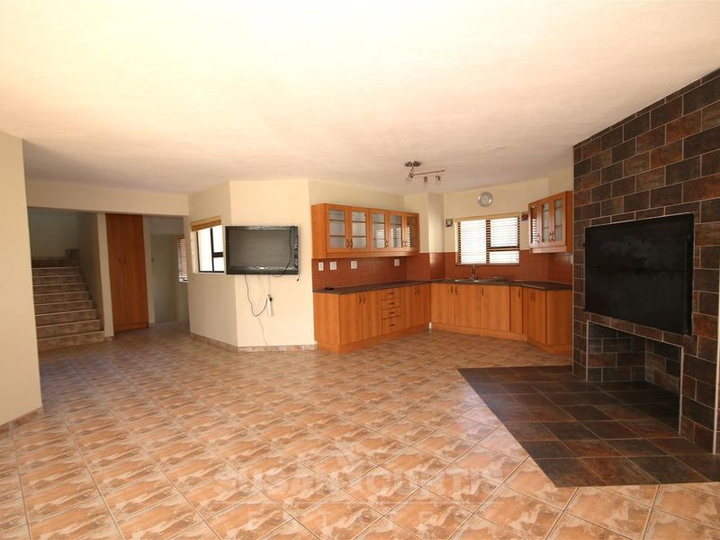 SPACIOUS HOLIDAY HOME WITH SEMI SEA VIEW - Photo 9