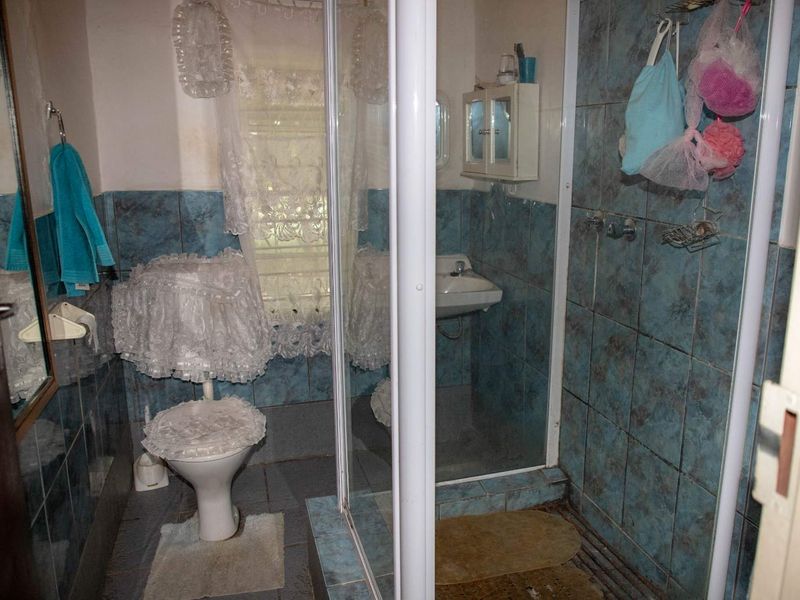 TWO PROPERTIES FOR THE PRICE OF ONE! 4 Bedroom with Flat - Business Rights - Photo 10