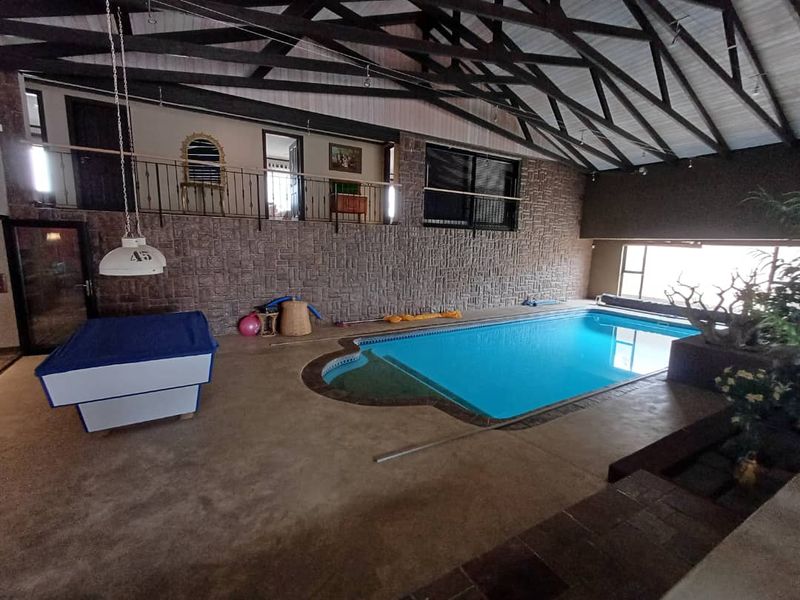 Immaculate and Classy... - Photo 5