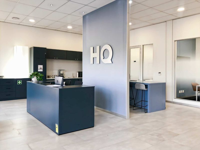 Book open plan office space for businesses of all sizes in HQ The Village Mall. - Photo 4