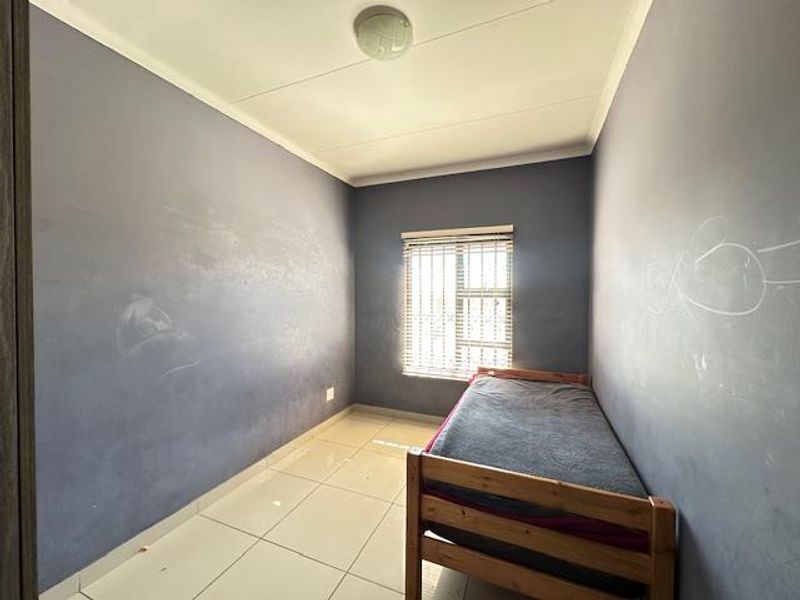 Modern 3-Bedroom Home for Sale in Heatherview, Akasia - Photo 10