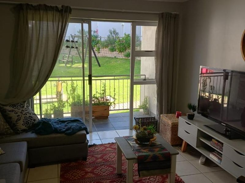 Relax in style in this ground-floor coastal unit - Photo 4