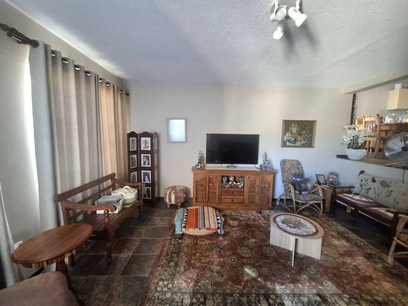 3 BEDROOM UNIT IN POPULAR COMPLEX IN KLEINE KUPPE - Photo 3