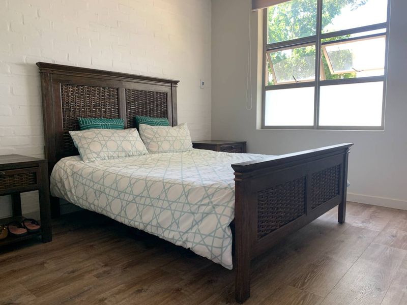 DELIGHTFUL TOWNHOUSE - Photo 6