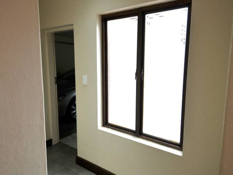 A Prime Rental in Willow Acres Estate - Photo 5