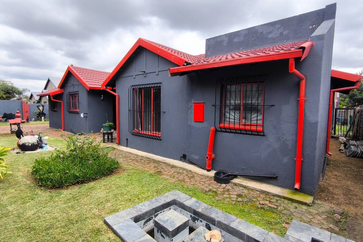 Space Galore! - Photo 3