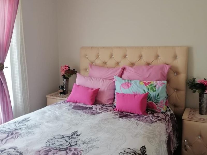 **Charming 3-Bedroom Home in a Prime Location** - Photo 7