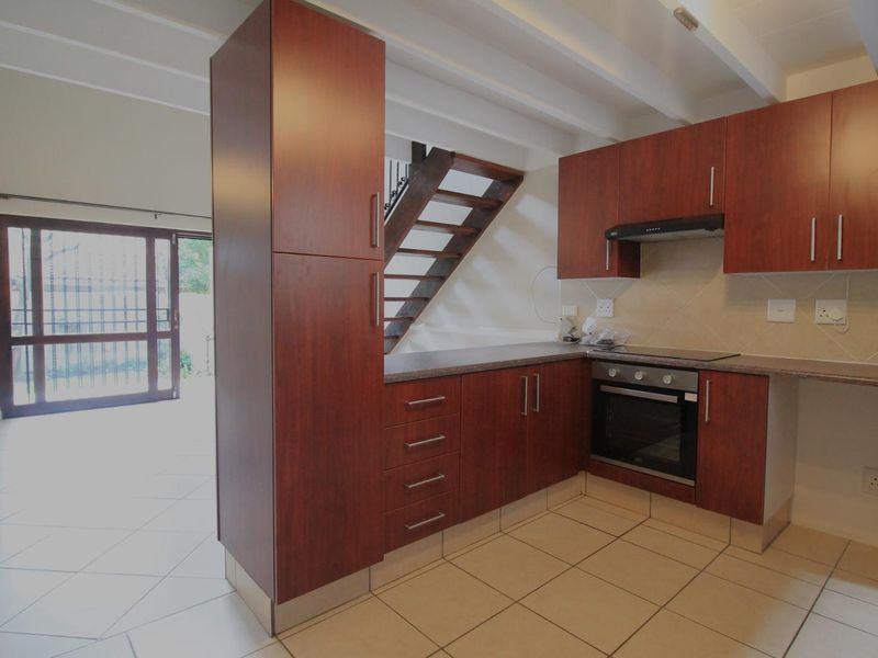 Lovely lock up and go - Photo 8