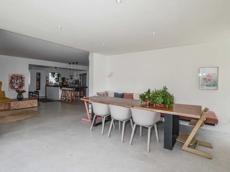 Spacious Beachside Family Retreat – 350m from the Ocean - Photo 9