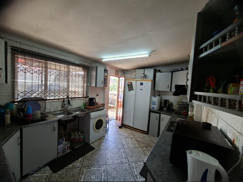 5 Bedroom home for sale Phoenix - Photo 3